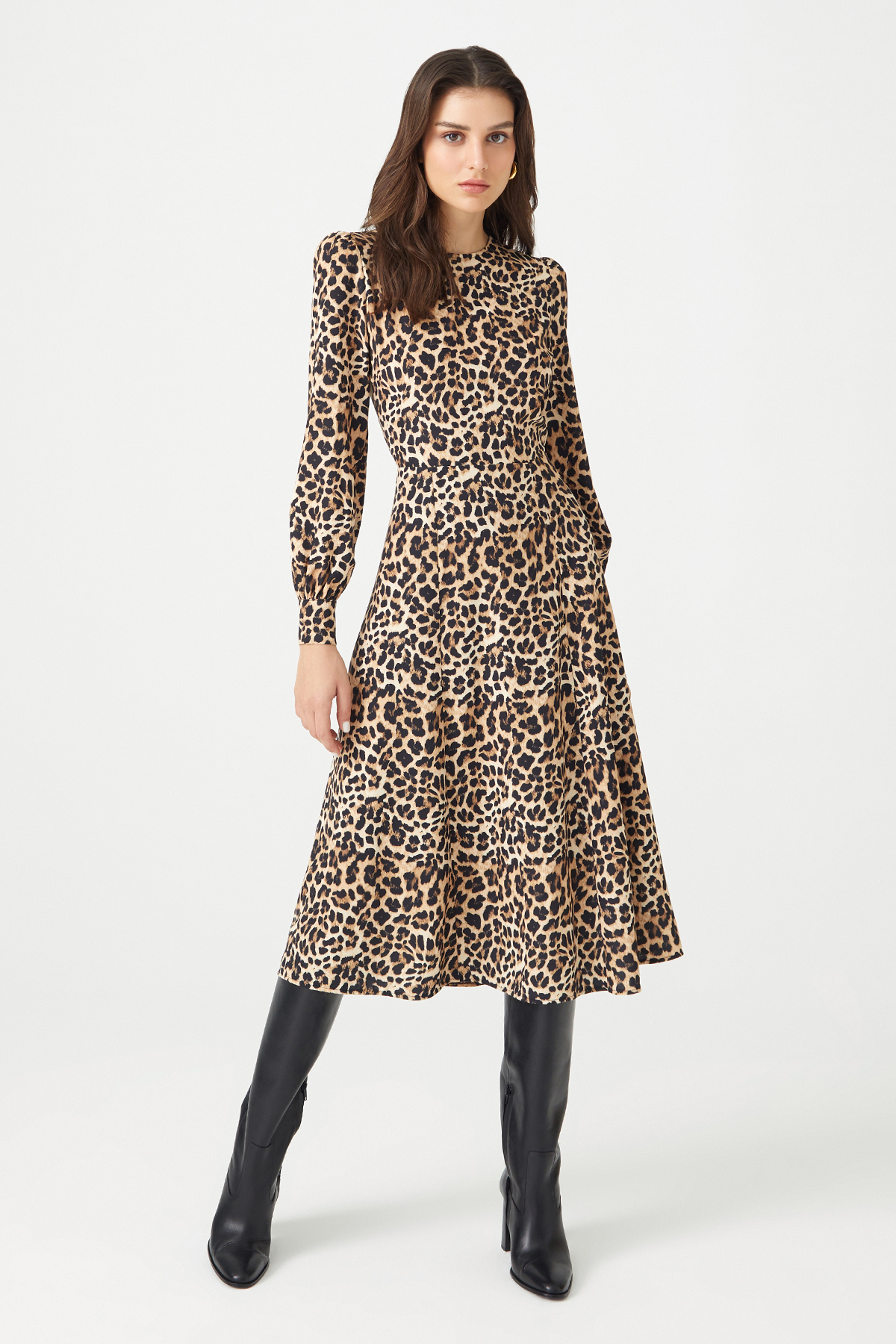 LINDY Leopard Print Backless Midi Dress
